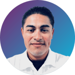 saul-ramirez-headshot-gradient